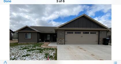 The Escape in Spearfish No Steps Dbl Gar No Gravel! Cozy & Easy Access to I-90