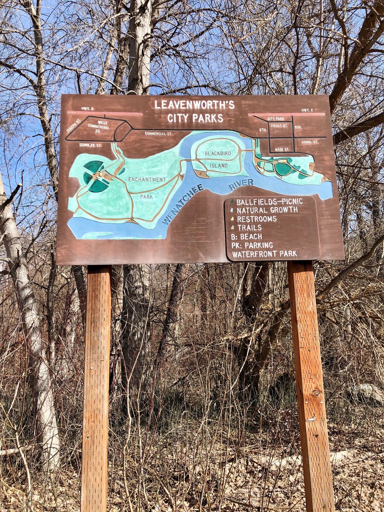 A map of Leavenworth's City Parks highlighting features like Ballfields, Picnic areas, Natural Growth, Trails, and a Waterfront Park.