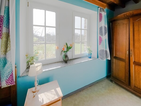 House | 6 bedrooms, individually furnished