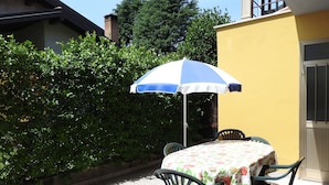 Balcony - Comfortable Cottage in Castelletto Sopra Ticino Near River (Castelletto Sopra Ticino)