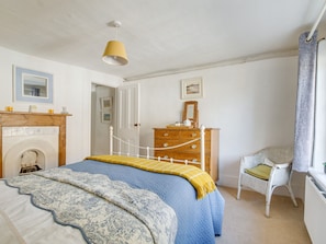 Cottage | 1 bedroom, individually furnished, bed sheets - Magnificent, 13th-century Cottage With Open Fireplace in the Lovely Town of Rye (Rye)