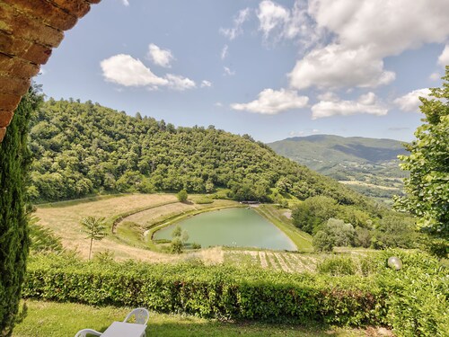 Attractive Farmhouse in Tuscany With Swimming Pool