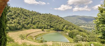 Attractive Farmhouse in Tuscany With Swimming Pool