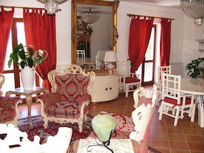 Fireplace - Spacious, Luxury Apartment in Castle Giuliopoli With Pool (Rosello)
