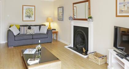 Modern Holiday Home in Reydon With Garden