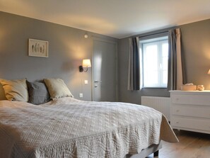 House | 7 bedrooms, individually furnished, iron/ironing board, bed sheets - Peaceful Forest Stay in Gesves (Gesves)