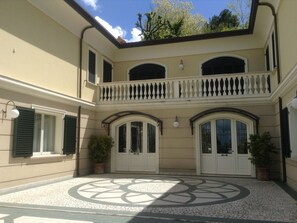 Exterior - Grand Villa in Montescudo Italy With Private Terrace (Montescudo)