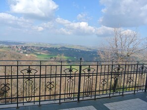 Balcony - Grand Villa in Montescudo Italy With Private Terrace (Montescudo)