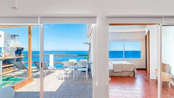 2 slaapkamers, een strijkplank/strijkijzer, internet, beddengoed