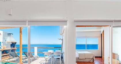 Luminous loft apartment next to the Atlantic Ocean