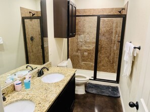 Combinazione doccia/vasca, carta igienica