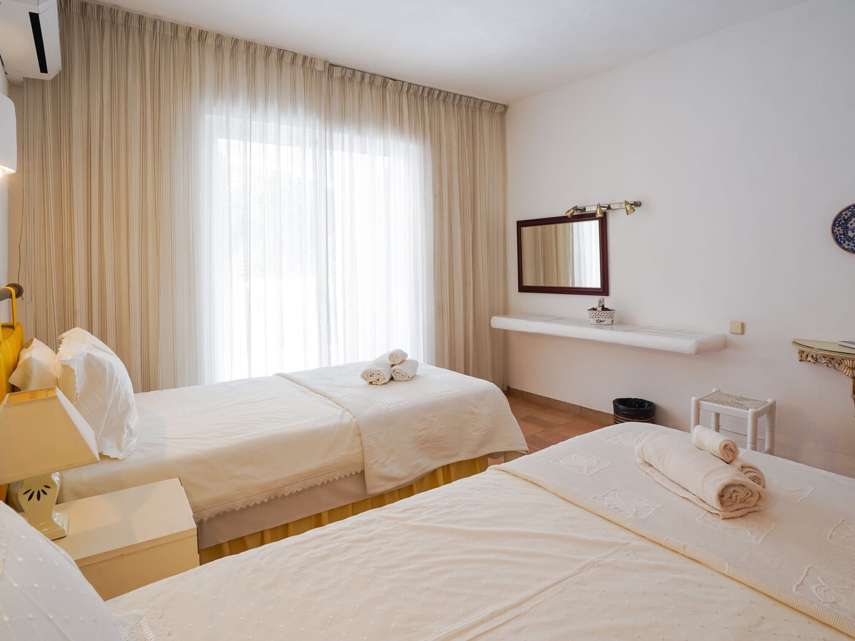 Photo - Villa Morocco with Heated Private Pool for 12 Guests in Albufeira