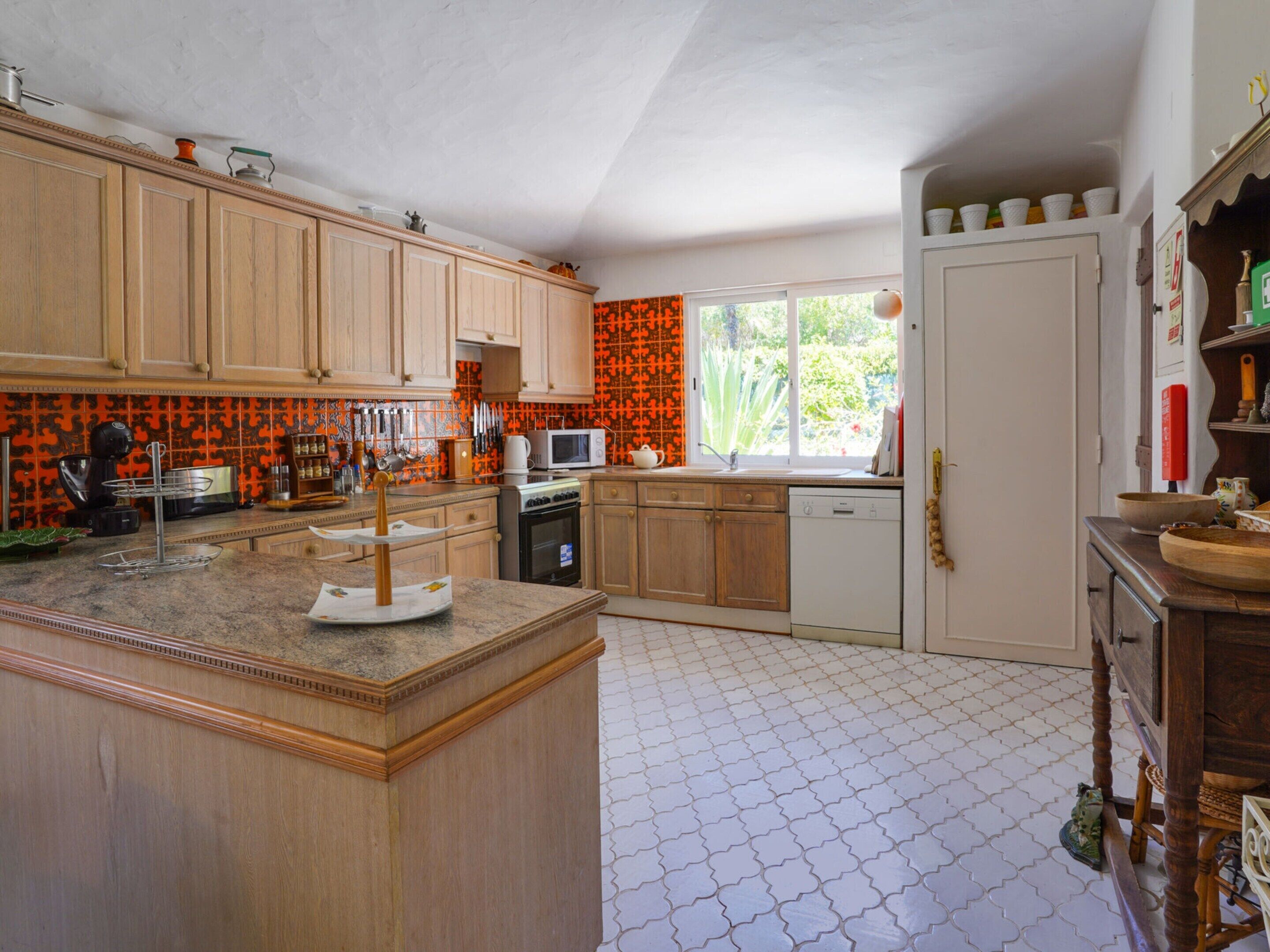 Photo - Villa Morocco with Heated Private Pool for 12 Guests in Albufeira