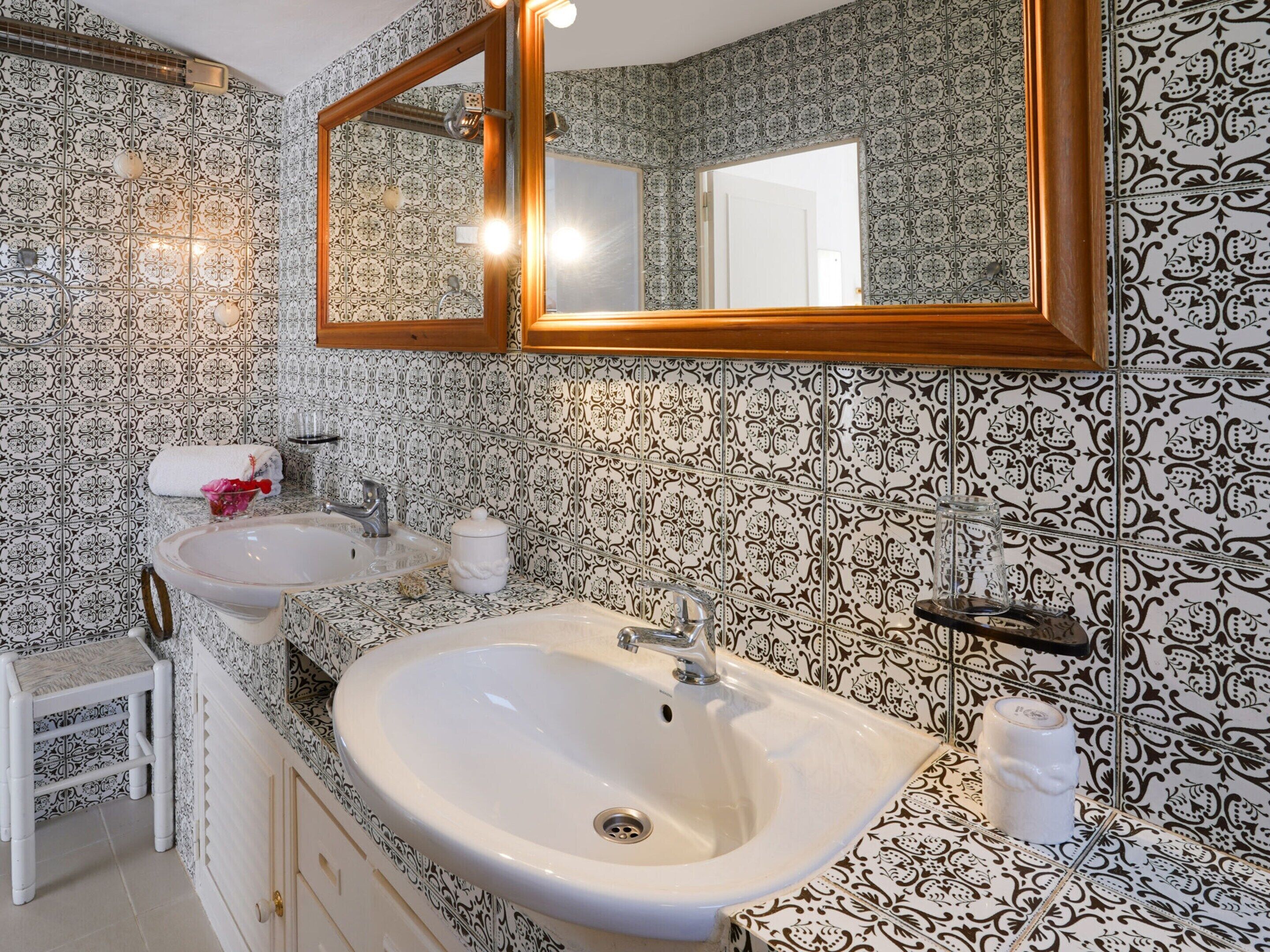 Photo - Villa Morocco with Heated Private Pool for 12 Guests in Albufeira