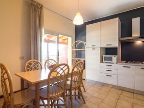 House | Dining