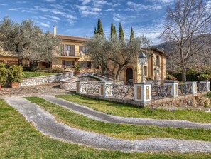Exterior - Graceful Holiday Home in Poggio Catino With Swimming Pool (Poggio Catino)