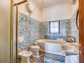Bathroom - Graceful Holiday Home in Poggio Catino With Swimming Pool (Poggio Catino)