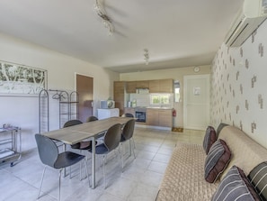 Dining - Alluring Holiday Home in Gagnières With Swimming Pool (Gagnieres)