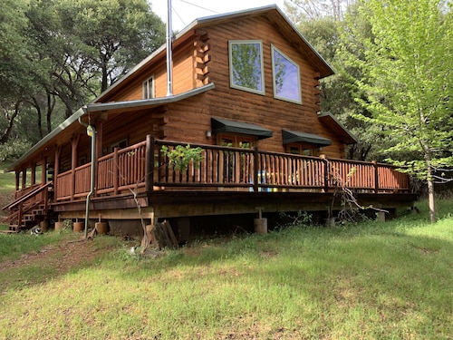 Log cabin house in historic Columbia