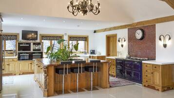 Astianpesukone, syöttötuoli