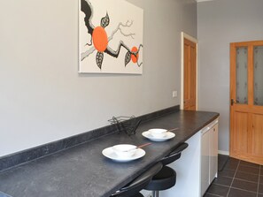 Dining - 2 bedroom accommodation in Newbiggin-by-the-Sea (Newbiggin-by-the-Sea)