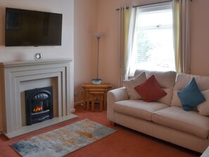 Living area - 2 bedroom accommodation in Newbiggin-by-the-Sea (Newbiggin-by-the-Sea)