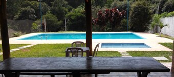 CHÁCARA PÉ DA SERRA with swimming pool, soccer pitch, barbecue area, fishpond