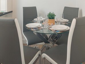 Dining - 2 bedroom accommodation in East Runton, near Cromer (East Runton, near Cromer)