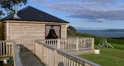 RUSTIC LOG CABIN LOCATED GREENCASTLE CO DONEGAL