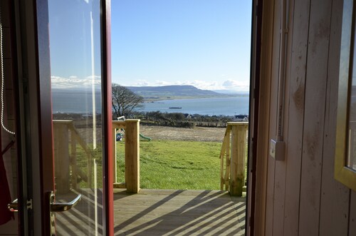 RUSTIC LOG CABIN LOCATED GREENCASTLE CO DONEGAL