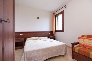 1 chambre, ameublement personnalisé, draps fournis