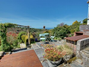 Balcony - Alluring Holiday Home in Tintagel near Sea (Tintagel)