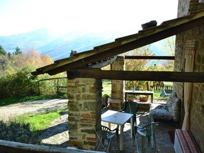 Dining - Bright Holiday Home in San Marcello with Pool near Meadows (San Marcello Piteglio)