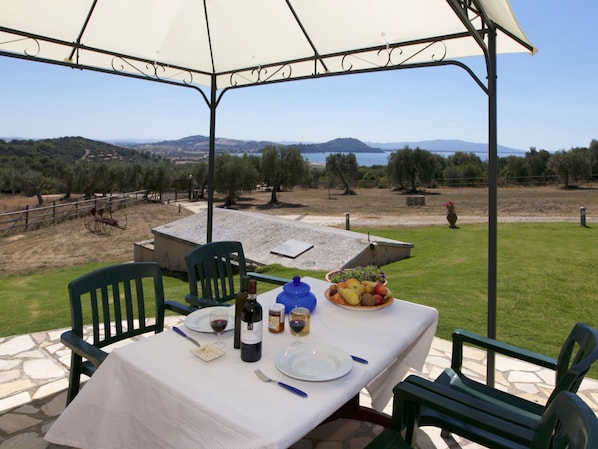 House | Balcony - Modern Holiday Home in Orbetello With Private Terrace (Orbetello)