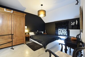 Cottage | 5 phòng ngủ, trang bị nội thất với thiết kế riêng biệt, bộ trải giường 