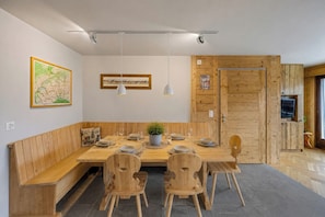 Dining - App Savoleyres - Two Bedroom Apartment, Sleeps 6 (Riddes)