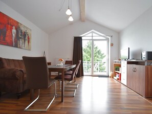 Apartment | Dining