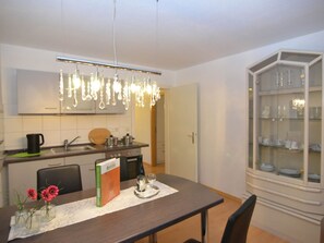 Apartment | Private kitchen | High chair - Apartment Near the ski Area in Wehrstapel (Meschede)