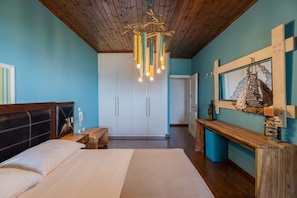 6 bedrooms, iron/ironing board, travel cot, free WiFi - Beachfront " Villa Efharis " (Platamon)