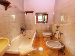 Bathroom - Belvilla by OYO Santa Cecilia (Rufina)