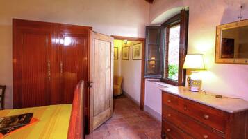 House | 2 bedrooms, individually furnished, bed sheets