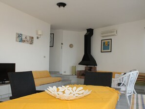 บ้านพัก | 4 ห้องนอน, ตกแต่งพิเศษโดยเฉพาะ, เตารีด/โต๊ะรีดผ้า, เปลนอนเด็กแบบพกพา