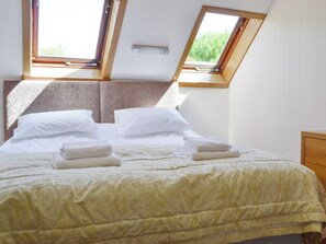 3 bedrooms, free WiFi, bed sheets - The Old Schoolhouse (Portpatrick, near Stranraer)