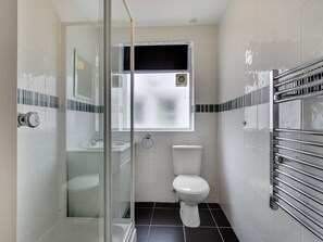 Apartment | Bathroom - Spacious Apartment in Saint Ives near Beach (St Ives)
