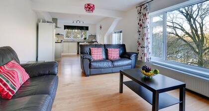 Cozy Holiday Home in Looe near River