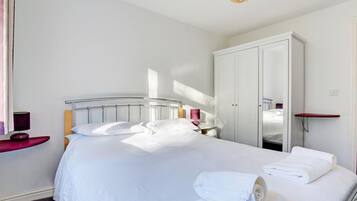 2 bedrooms, bed sheets