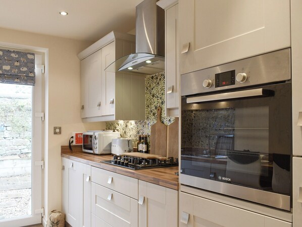 Dishwasher, cookware/dishes/utensils