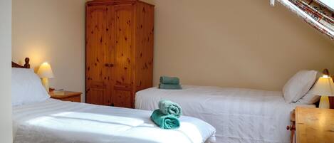 3 bedrooms, free WiFi, bed sheets