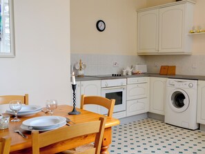 Dining - 3 bedroom accommodation in Arbuthnott, near Stonehaven (Arbuthnott, near Stonehaven)
