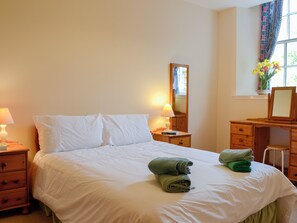 3 bedrooms, free WiFi, bed sheets - 3 bedroom accommodation in Arbuthnott, near Stonehaven (Arbuthnott, near Stonehaven)